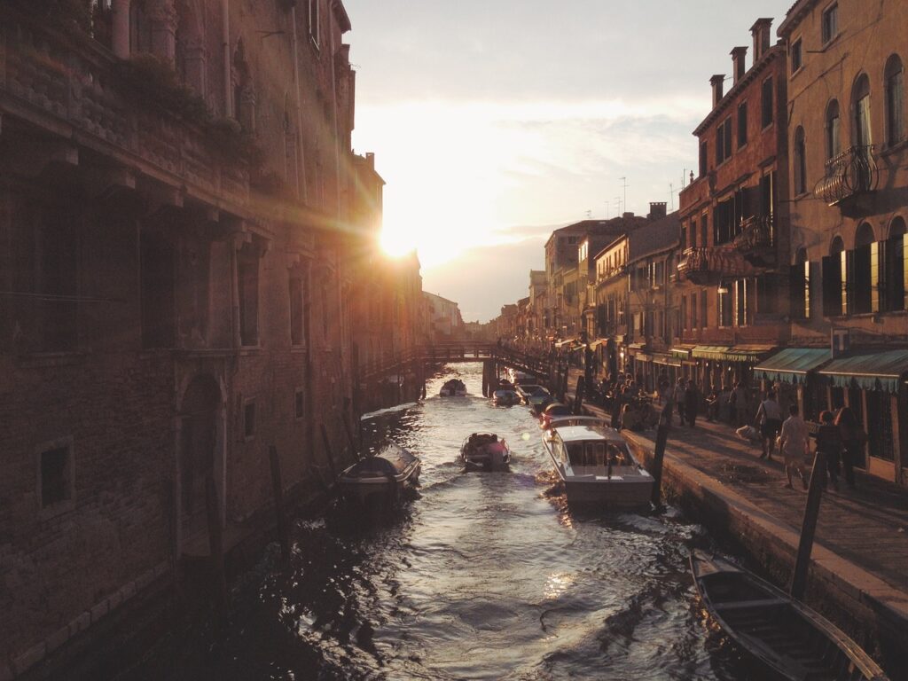 canal, venice, italy-839282.jpg